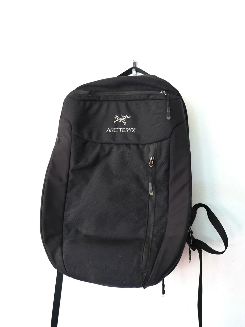 Arc’teryx Blade 30 Backpack Travel Carry-on Luggage Bag Laptop Compartment Black